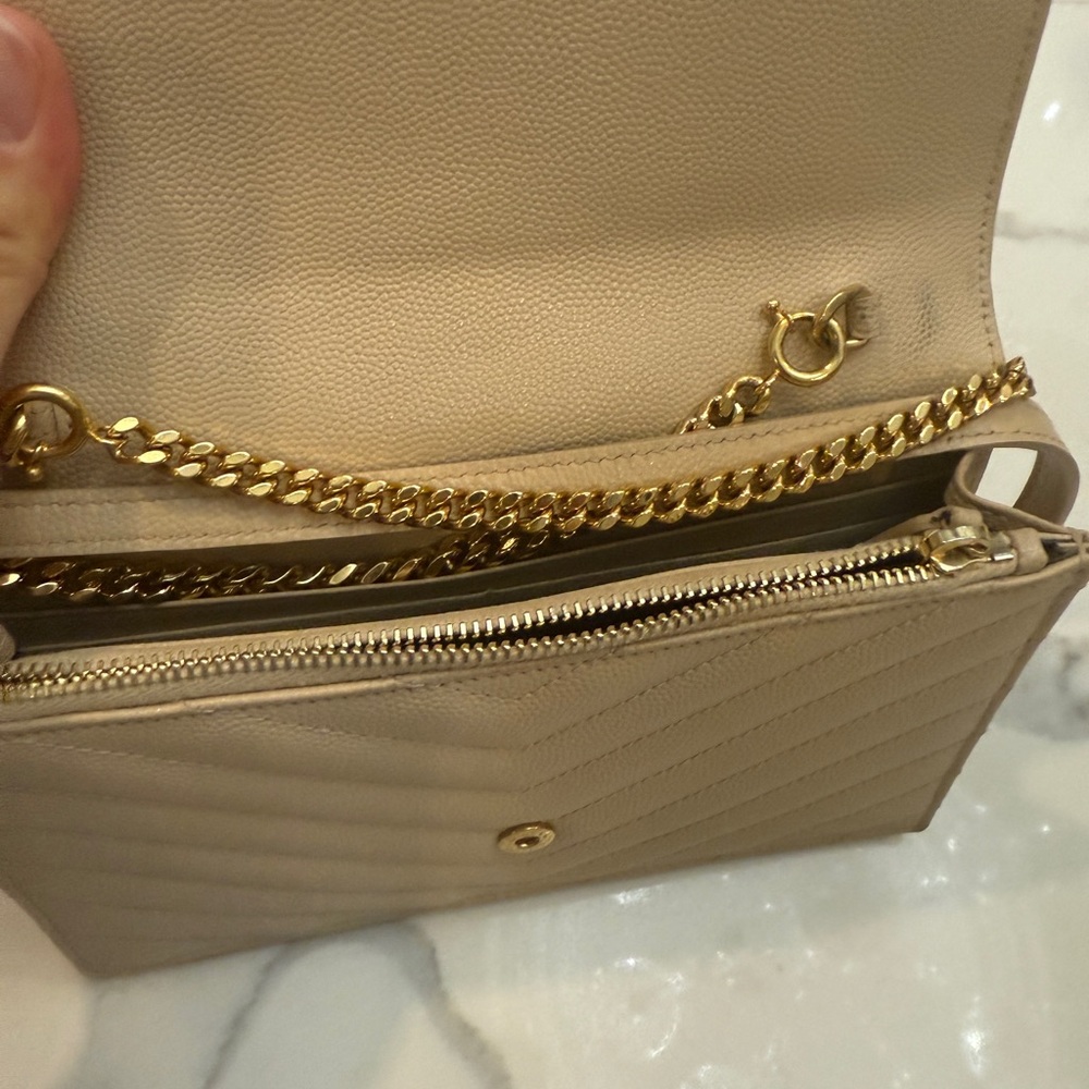 Yves Saint Laurent Cassandra wallet on chain - Picture 5 of 12